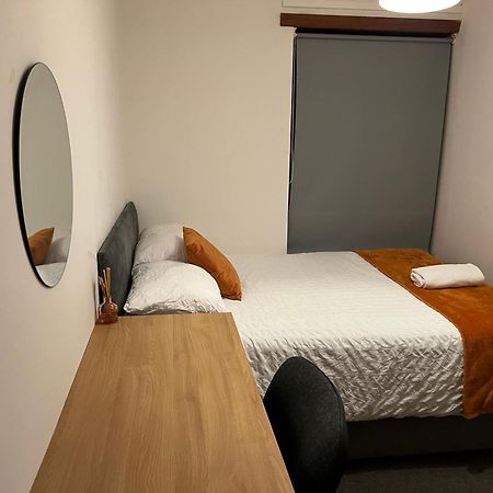 The Coral Guest House 1 Mile From Winchester Market מראה חיצוני תמונה