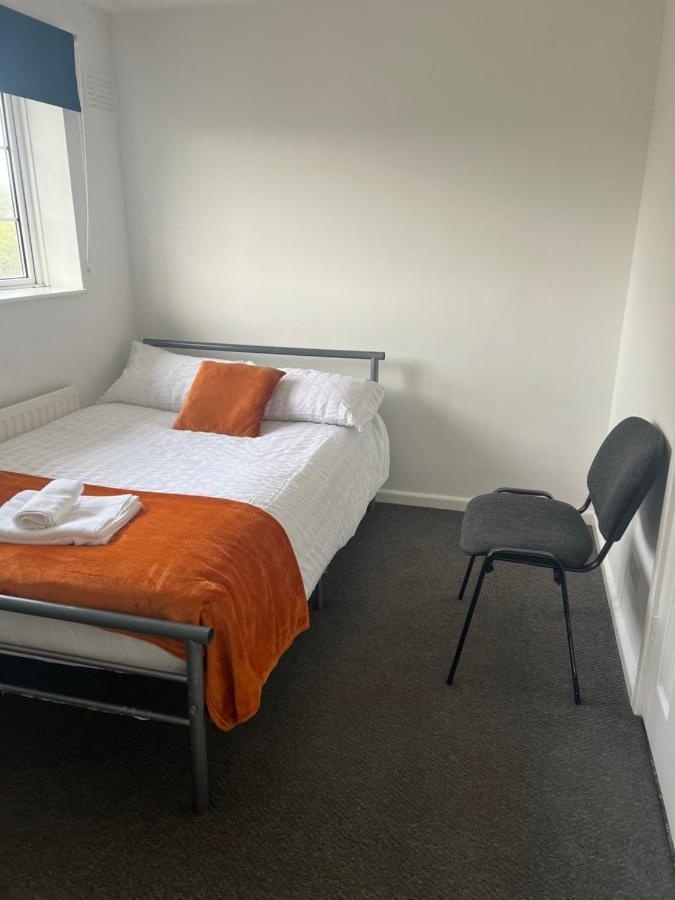 The Coral Guest House 1 Mile From Winchester Market מראה חיצוני תמונה
