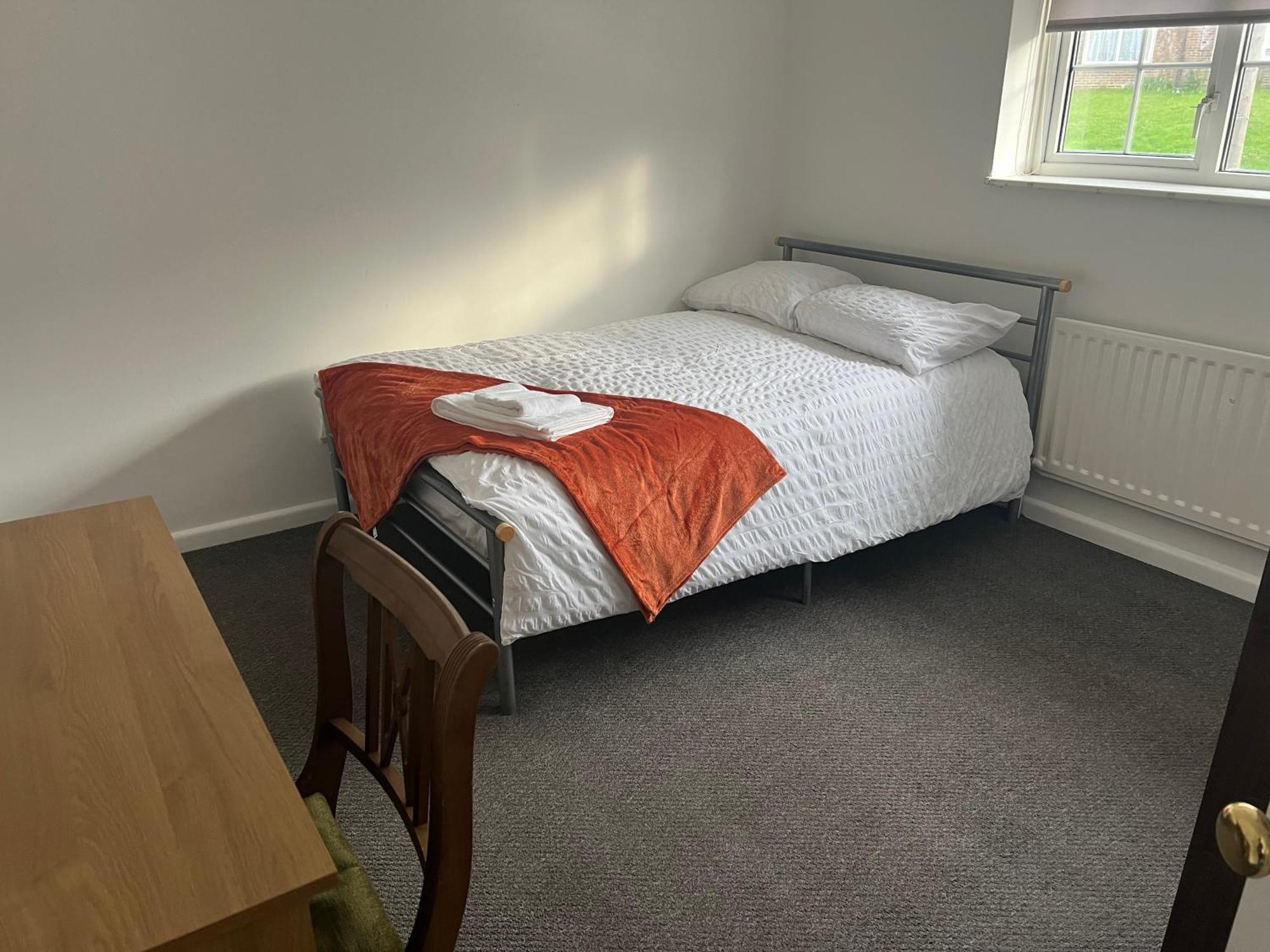 The Coral Guest House 1 Mile From Winchester Market מראה חיצוני תמונה