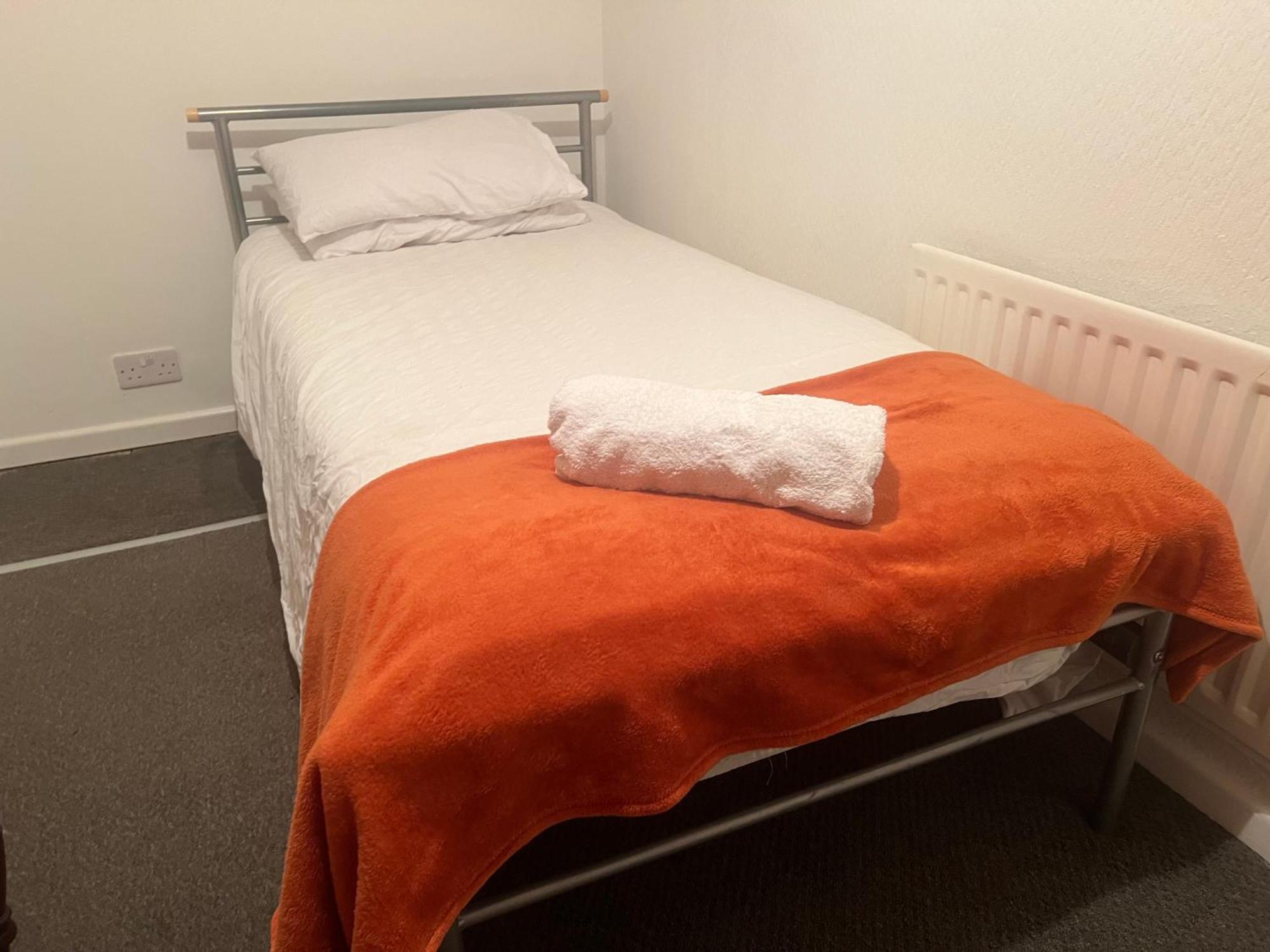 The Coral Guest House 1 Mile From Winchester Market מראה חיצוני תמונה