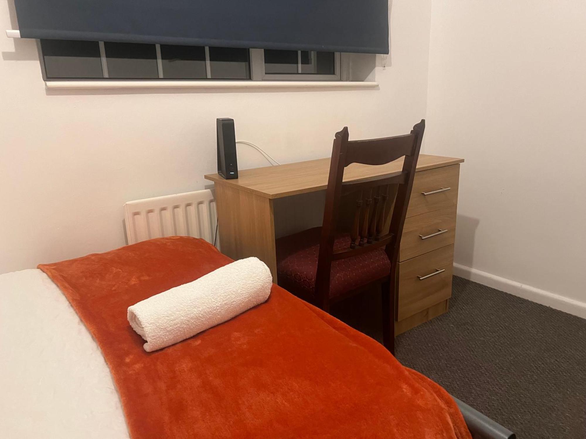 The Coral Guest House 1 Mile From Winchester Market מראה חיצוני תמונה