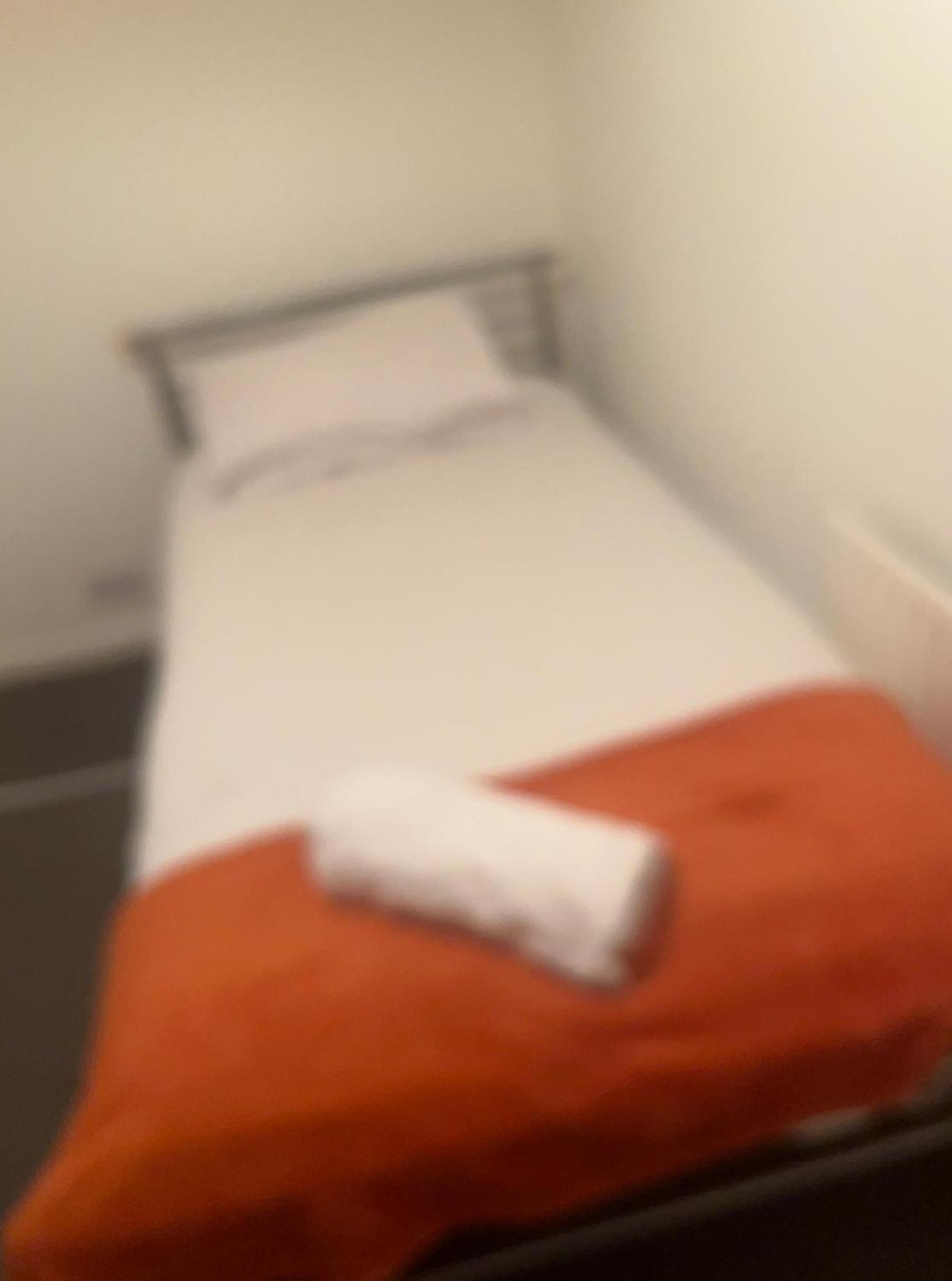 The Coral Guest House 1 Mile From Winchester Market מראה חיצוני תמונה